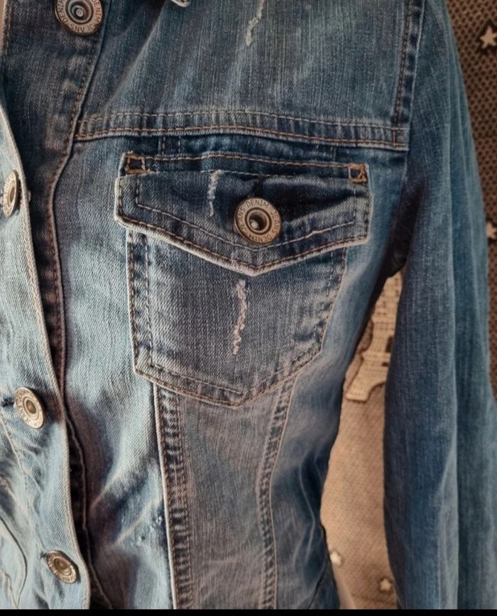 Veste en jean effet usé taille S - photo numéro 4