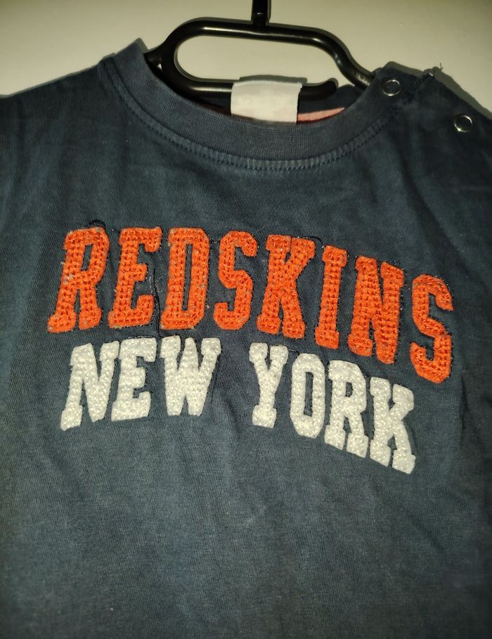 Tee shirt redskins new York taille 24 mois - photo numéro 2