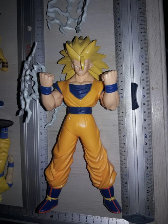 dragon Ball figurine