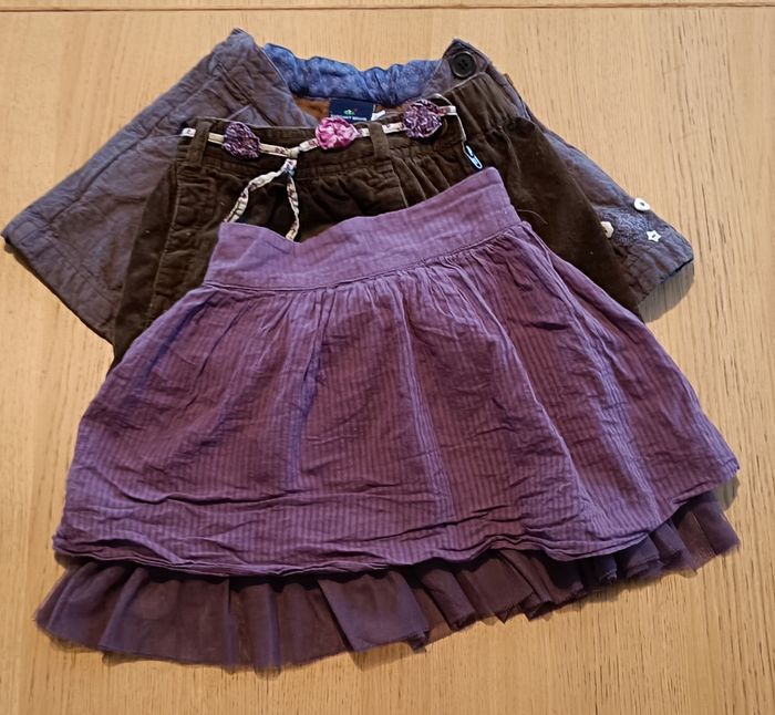 Lot : 3 jupes taille 4 ans - photo numéro 2