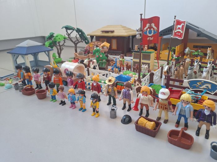 Très gros lot playmobil chevaux, ferme, écurie, enclos... - photo numéro 8