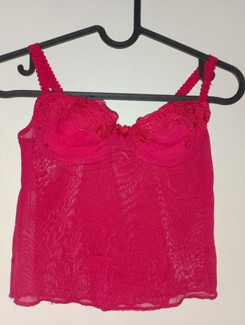 Haut rouge transparent avec rembourrage 75 A