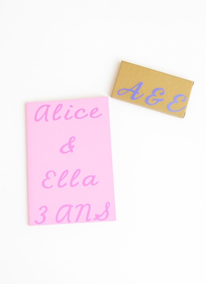 Cahier à colorier  et crayon de couleur