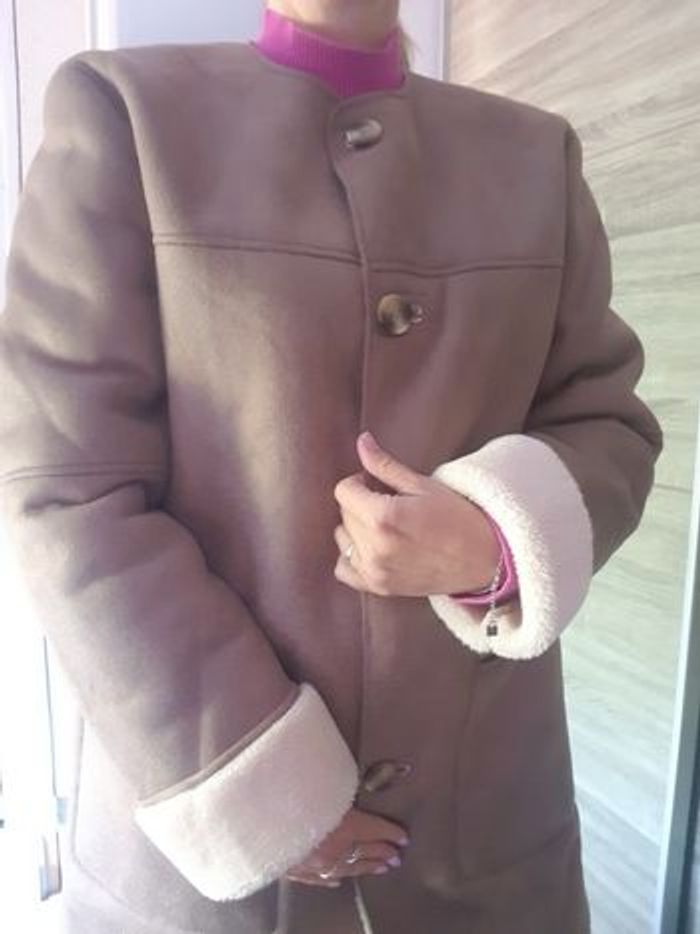Magnifique manteau en peau retourner taille 38 Zara - photo numéro 2