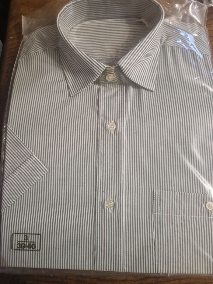 Lot de 2 chemises neuves T39/40 - photo numéro 4