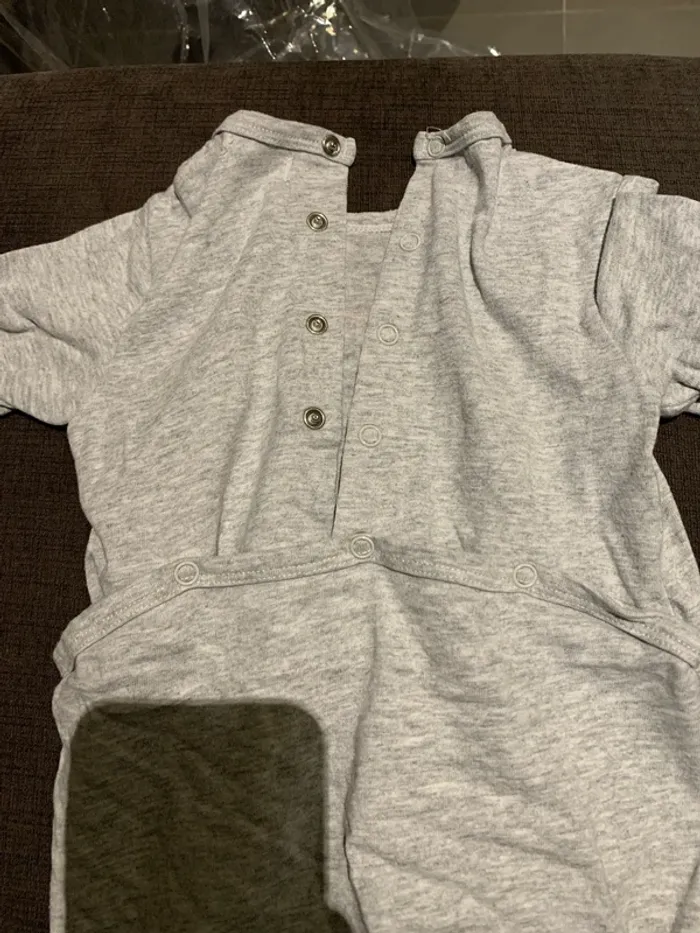 Pyjama coton et body 12 mois et chaussons - photo numéro 3