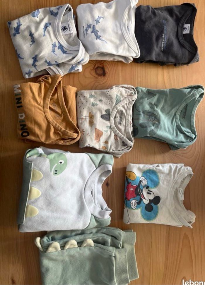 Lot de vêtements