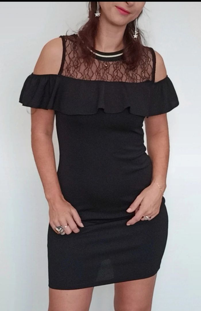 Robe noire moulante épaules nues taille 38 - photo numéro 3