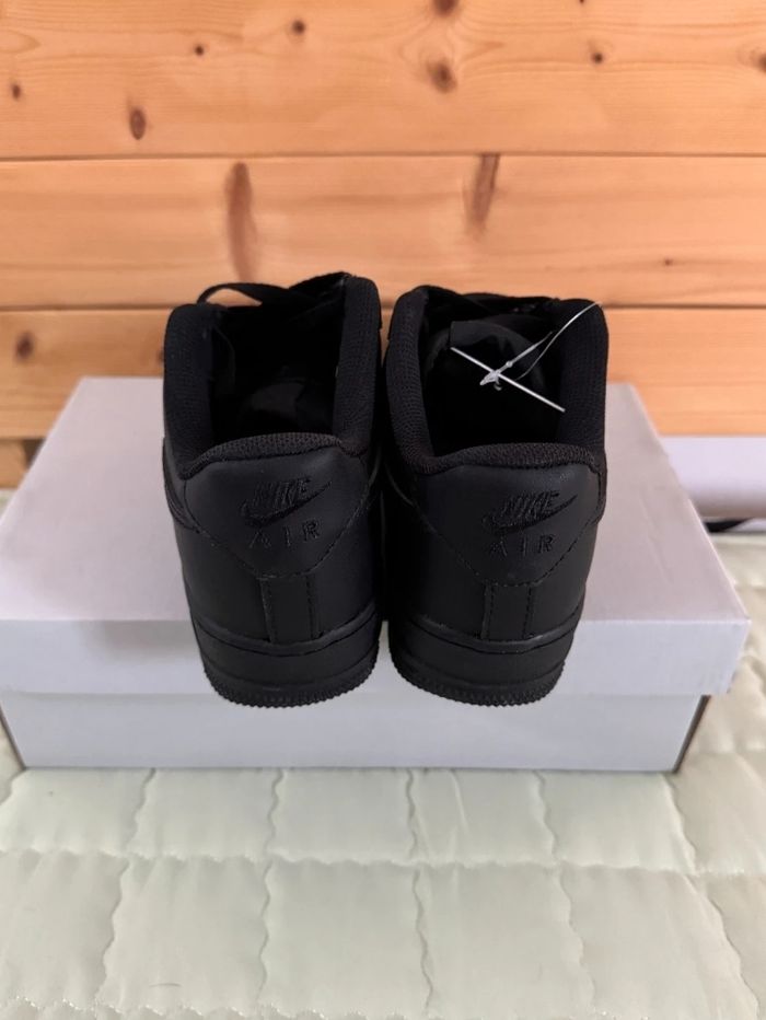 Nike Air Force 1 Low '07 Noir  Taille 38 - photo numéro 3