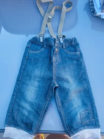 Short à bretelles tape à l'œil 3 ans