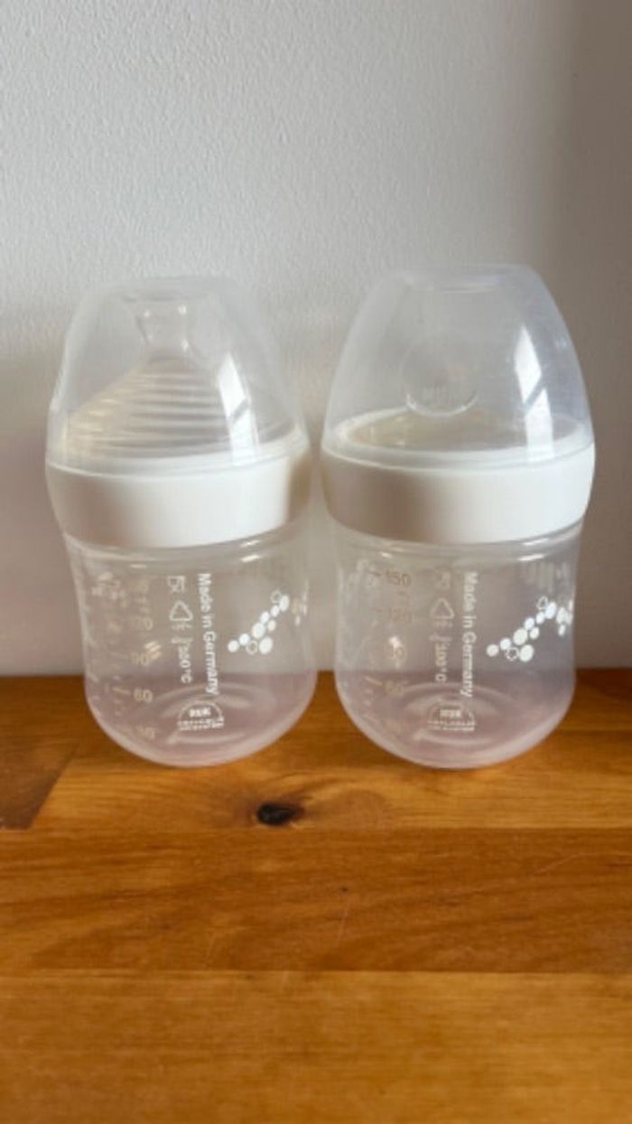 Deux biberons Nuk 150 ml