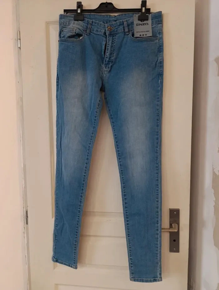 Jean marque Enzo neuf ! 34l