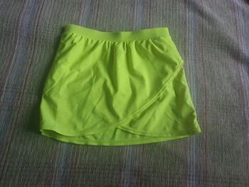 Jupe neuve 8 ans