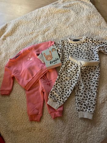 2 survêtements fille 3 mois
