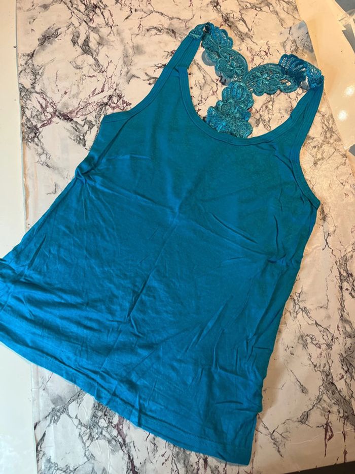 Débardeur bleu à dentelle neuf