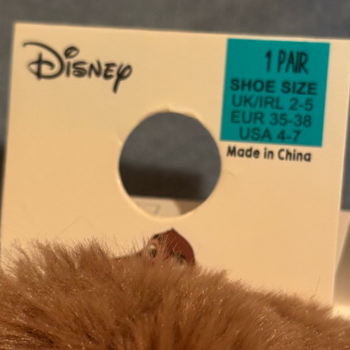 Chaussons Disney Valentino renne dans Wish  pointure 35-38 - photo numéro 5