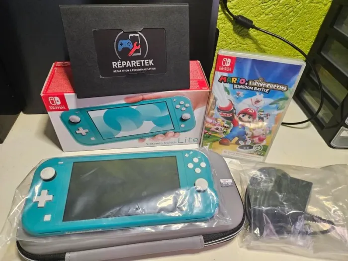 Pack Noël 🎁 Switch Lite (open-box) + Mario & Lapins Crétins NEUF + microSD 64 Go + Housse - photo numéro 3