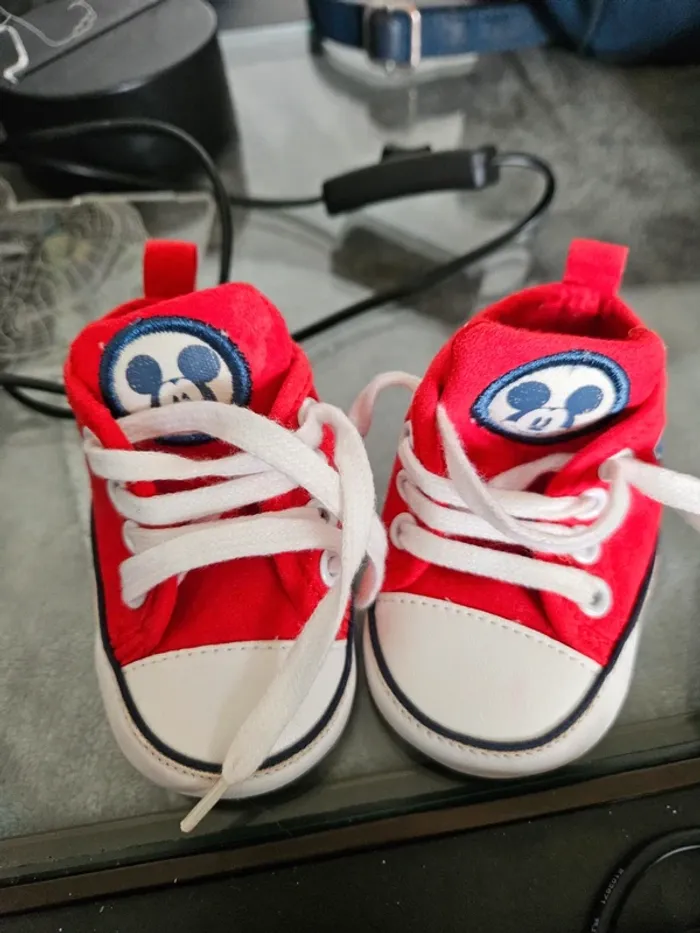 Chaussures souples nourisson mickey