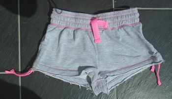 Joli short fille 8-10 ans
