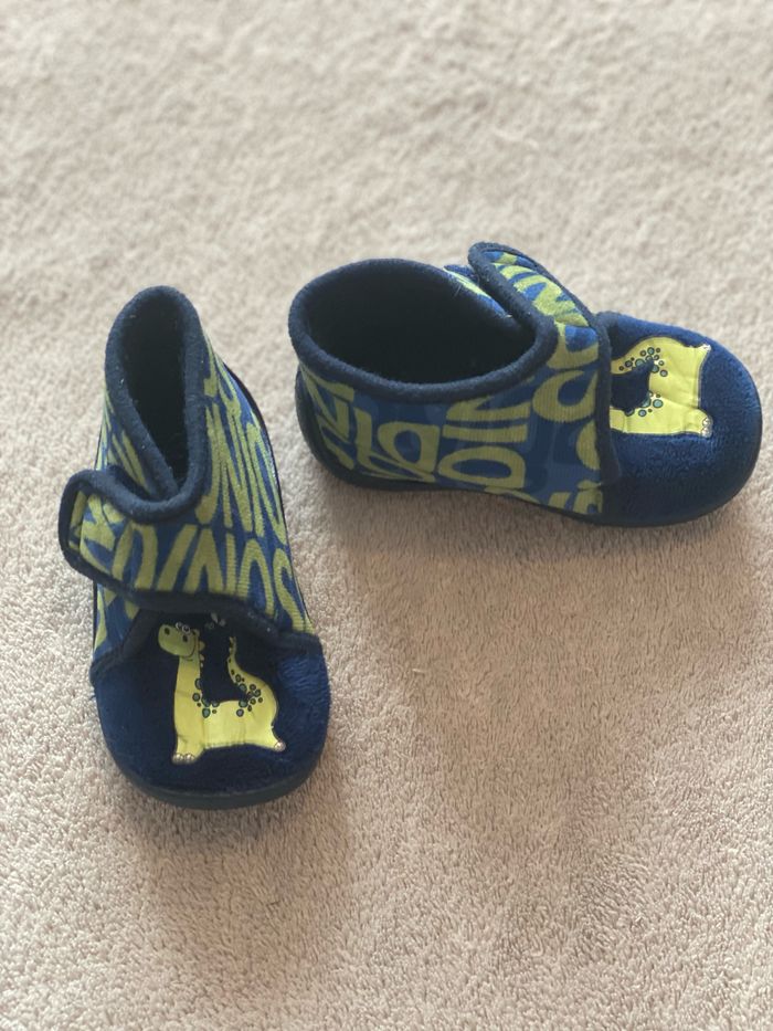 Chaussons dino