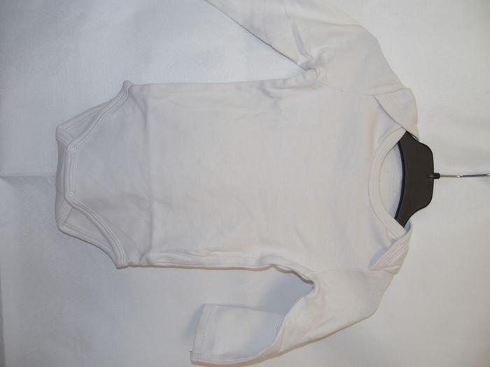 3 bodies fille T.9 mois - photo numéro 4