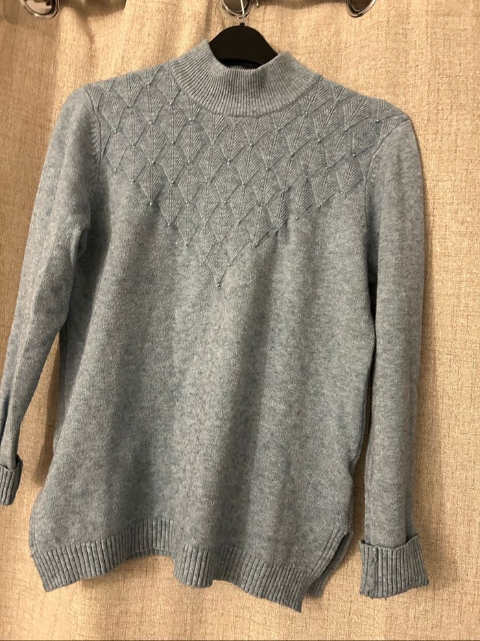 Pull avec perle - photo numéro 3