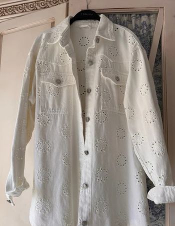 Chemise à volants