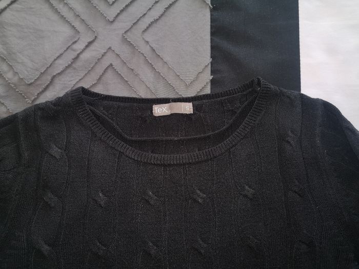 Pull noir - photo numéro 3