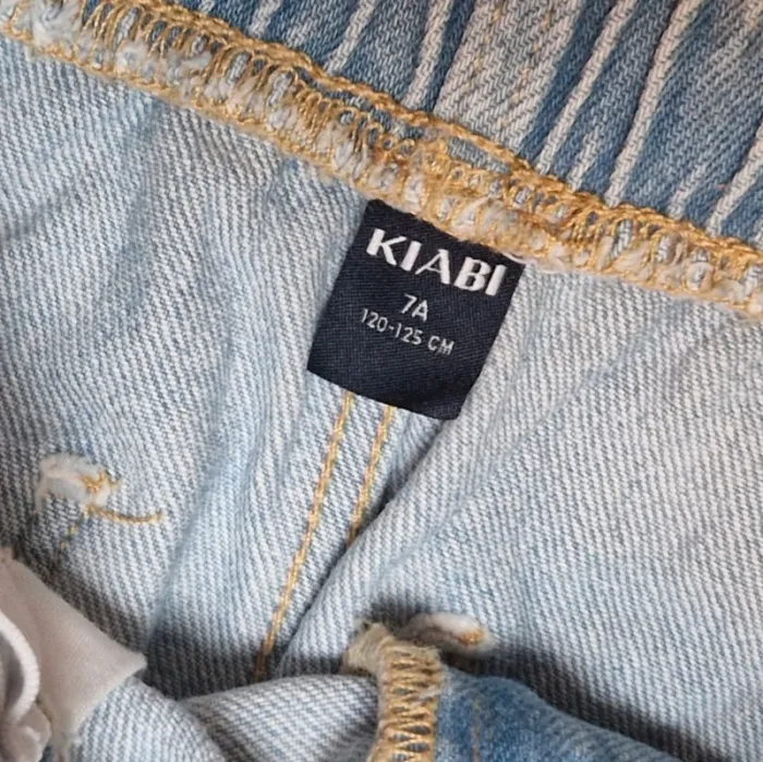 Superbe jeans bleu clair - Kiabi - Taille 7 ans - photo numéro 4