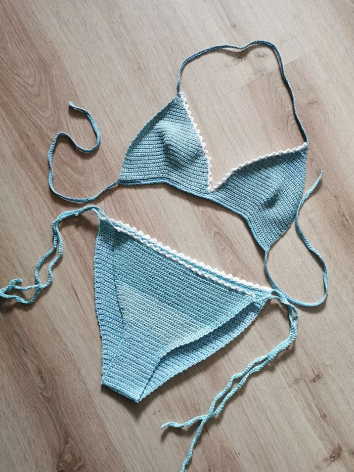 Bikini Bella fait au crochet bleu turquoise