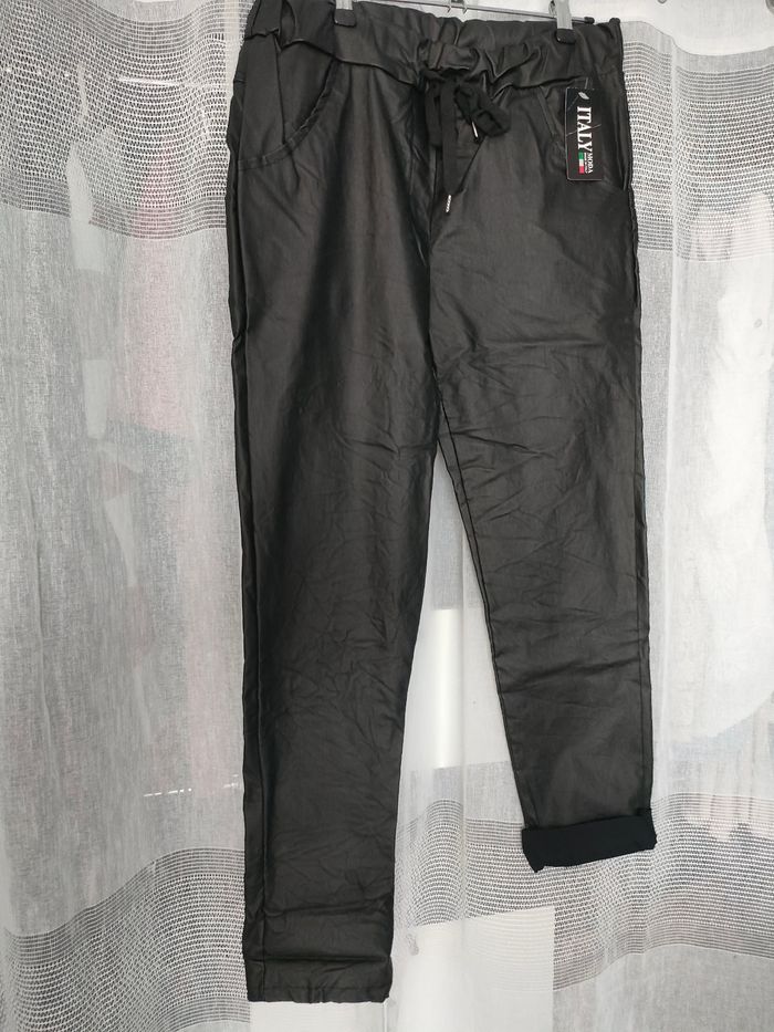 Pantalon magique simili