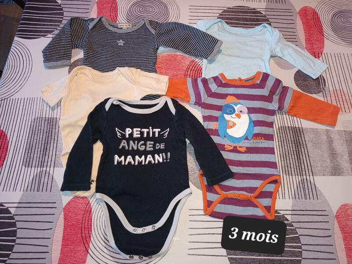 Lot 5 body taille 3 mois - photo numéro 2
