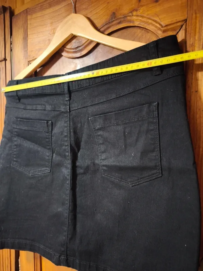 Jupe courte noire Tissaia - photo numéro 4