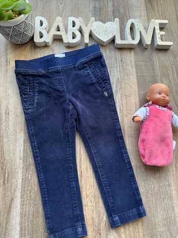 - Pantalon Carrément beau    - 2 ans    - Très bon état