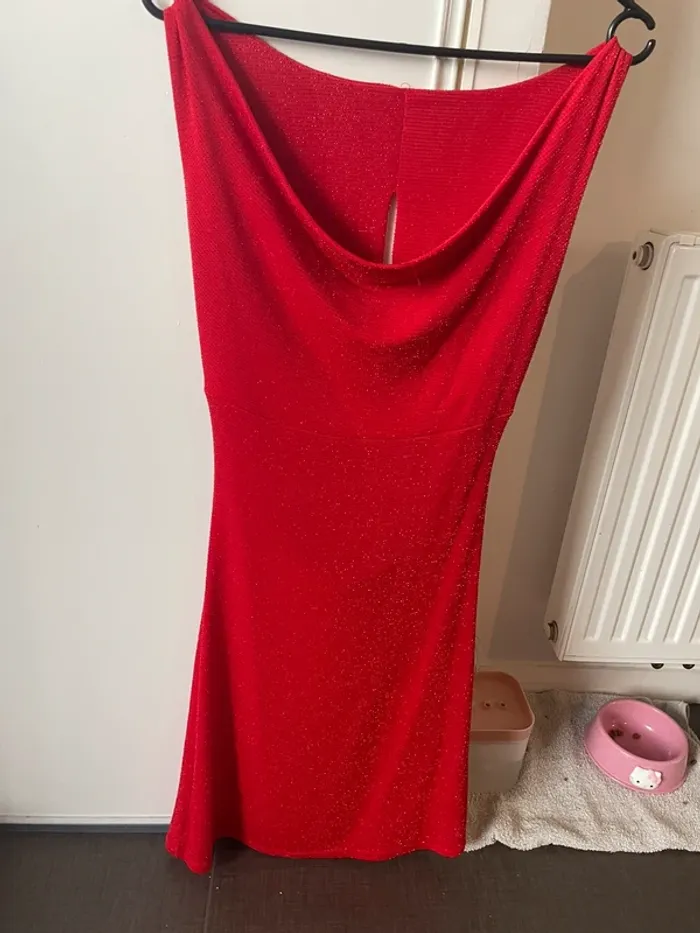 robe à pailleté rouge