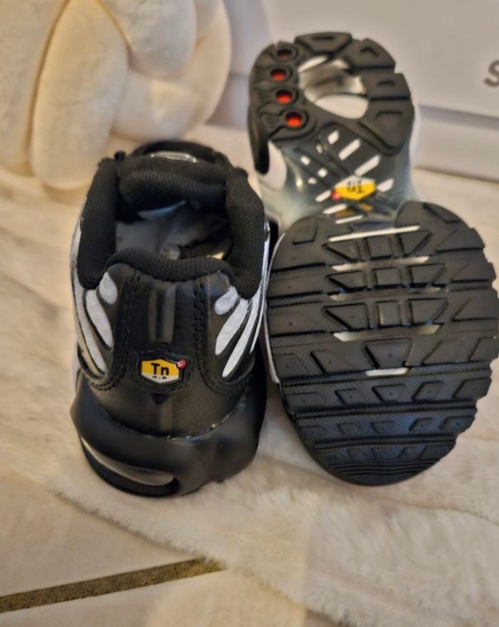 Nike tn enfants gris noir blanc 32 - photo numéro 4