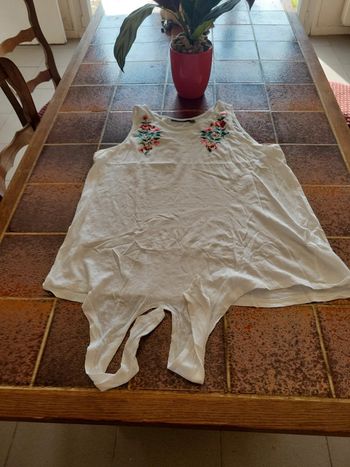 Tee shirt débardeur sans manche