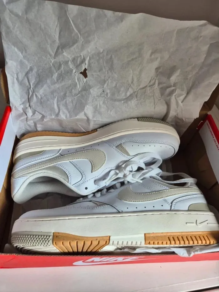 Nike Gamma Force Taille 40.5 EUR  blanc et beige sneaker basket NEUVE avec boite - photo numéro 3