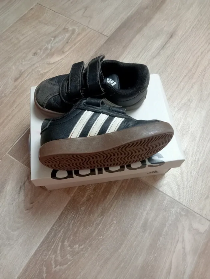 Basket adidas 24 - photo numéro 2