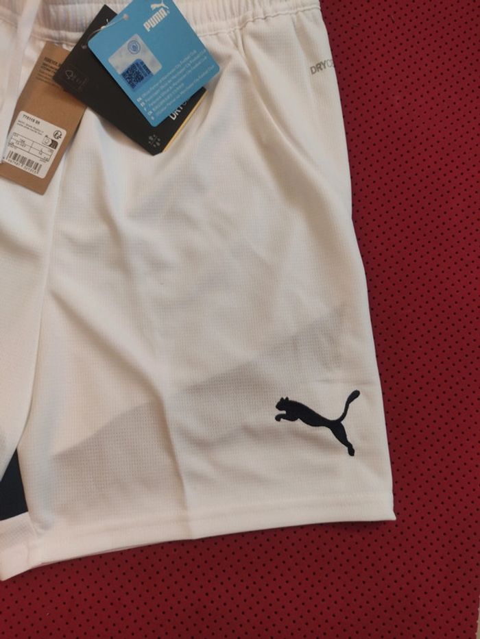 Short de foot Manchester City, Puma Authentique Officiel taille enfant 13/14 ans, Neuf - photo numéro 3