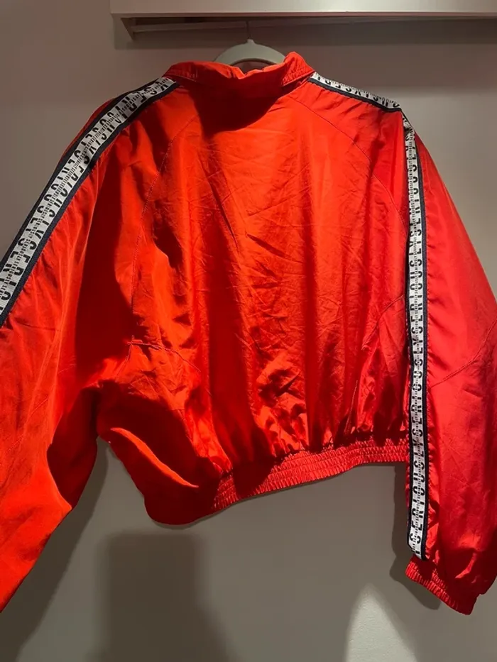 Veste de sport rouge Jennyfer taille 38 -M - photo numéro 4