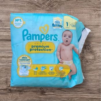 2 paquets de couches Pampers taille 2