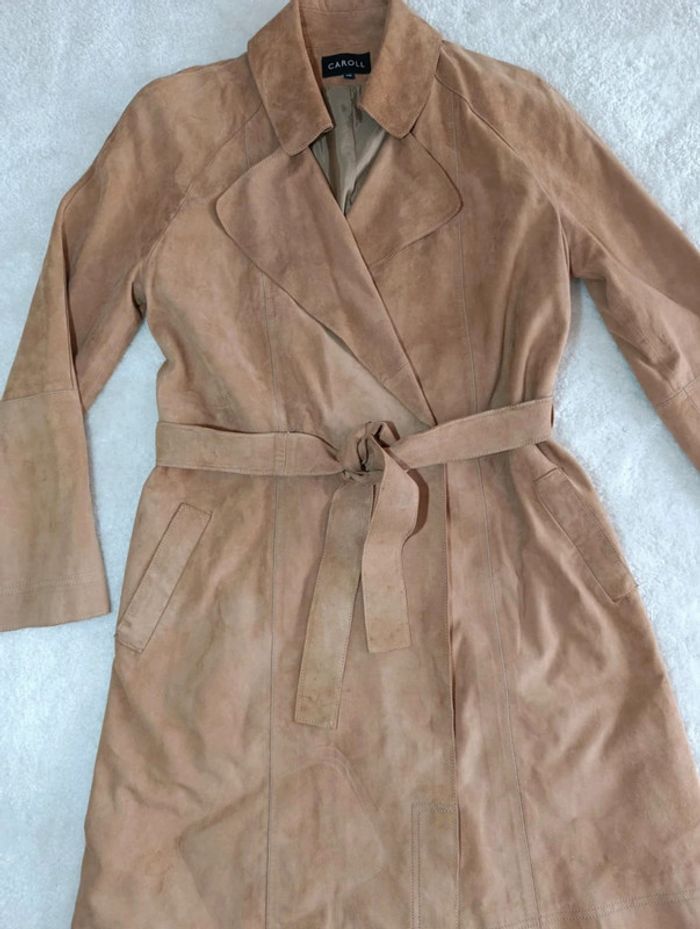 Veste manteau trench léger et fluide en daim Caroll 36 beige avec ceinture - photo numéro 8