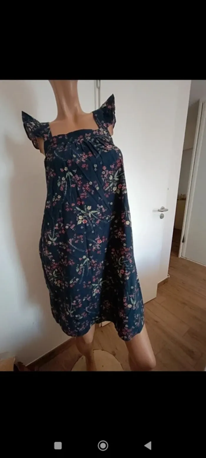 Jolie robe neuve esprit S