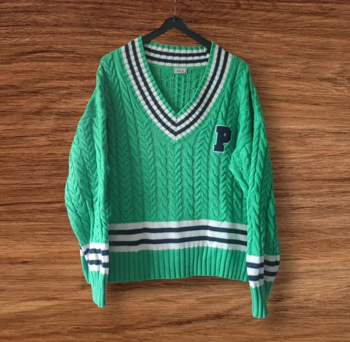 Pull col V style universitaire – Taille M 💚