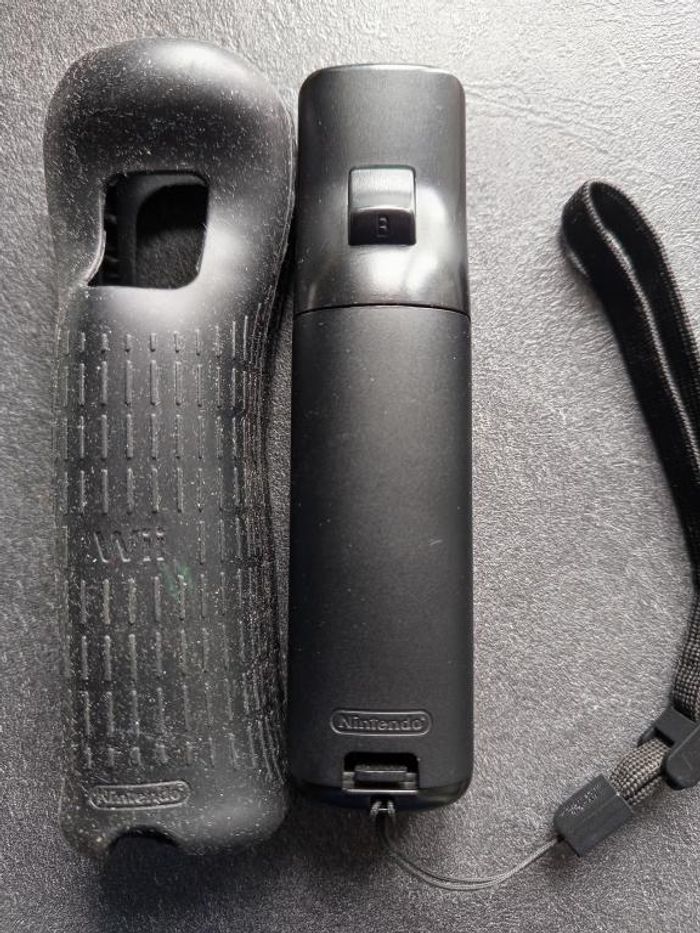 Nintendo - Wii - Wiimote - photo numéro 2