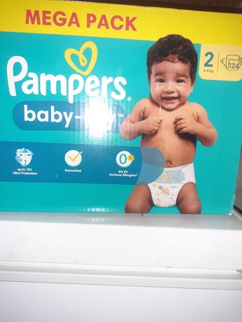 Couche pampers T2