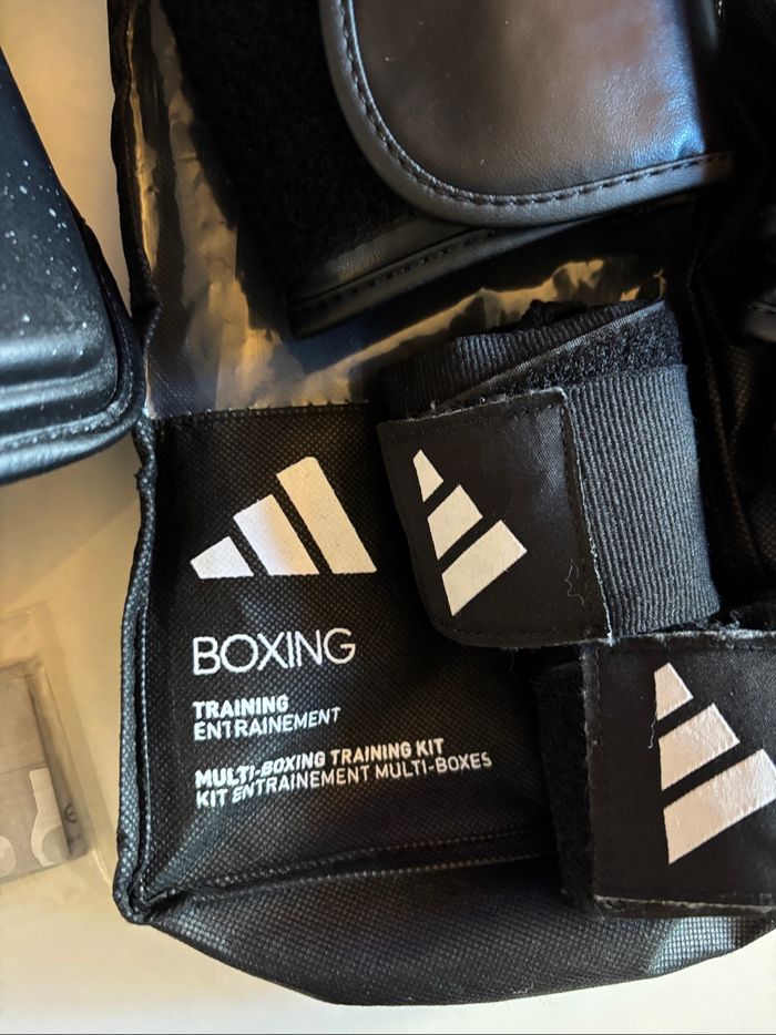 Kit entraînement boxe gants bandes protège tibia Adidas Outshock - photo numéro 3