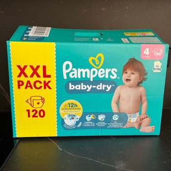 Couches Pampers taille 4