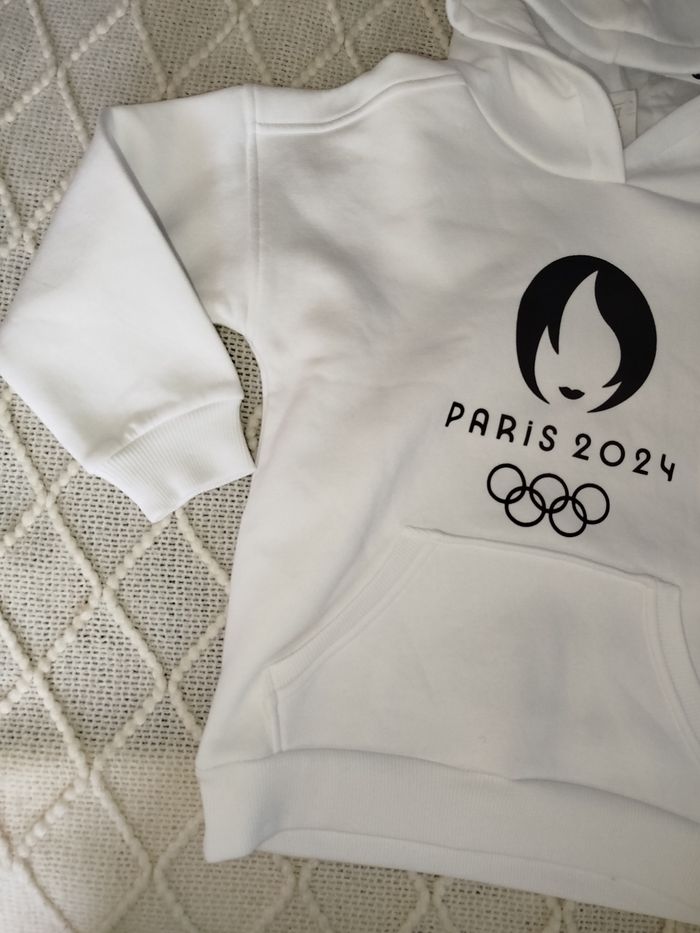 Sweat à capuche 4-5ans - photo numéro 2